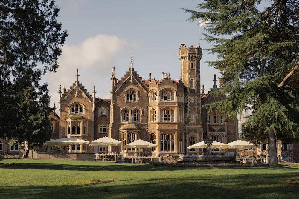 Oakley Court 1