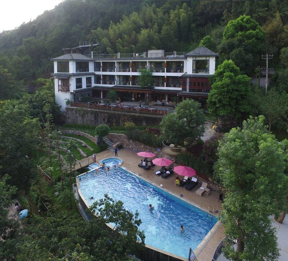 Yangshuo Li River Resort 1