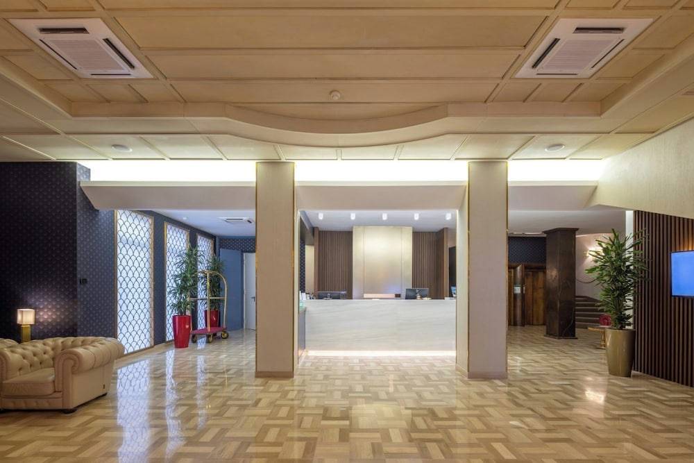 Astra Hotel 2