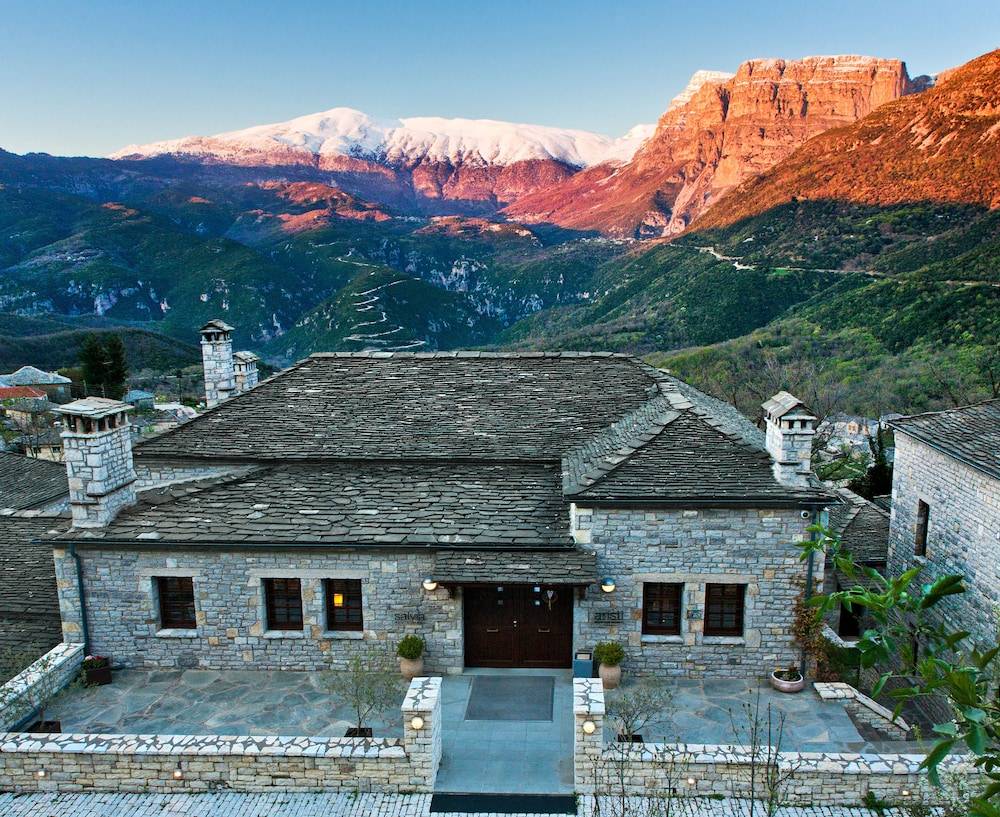 Aristi Mountain Resort 1