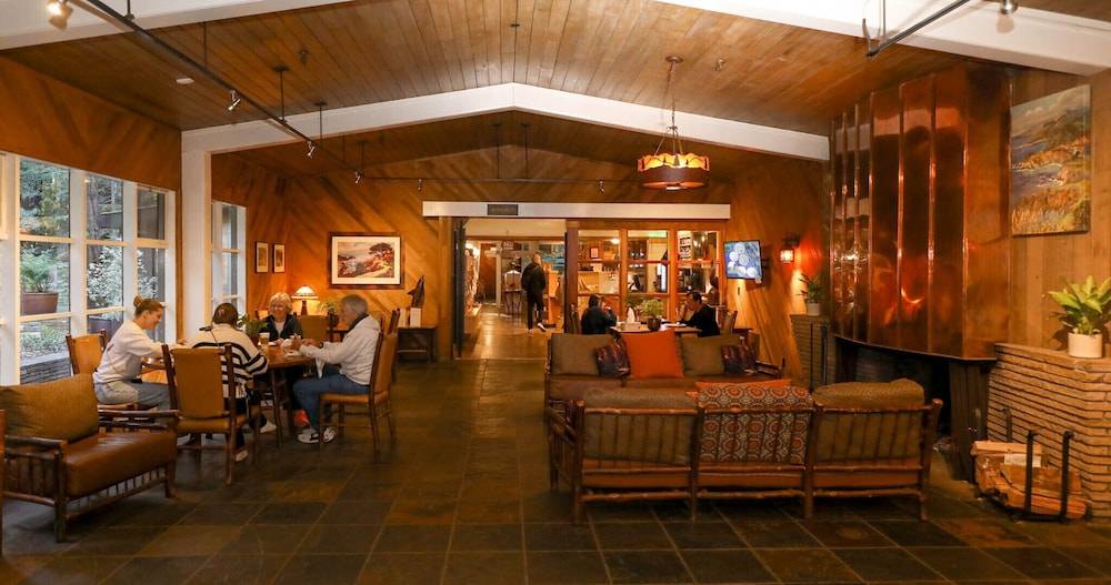 Big Sur Lodge 2