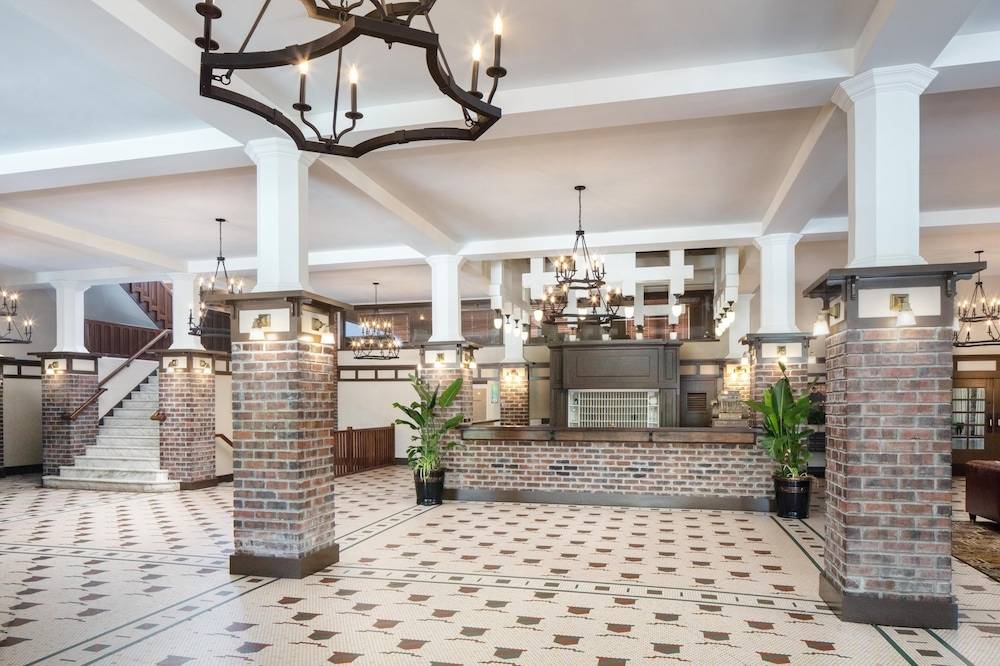 The Elms Hotel & Spa, a Destination by Hyatt Hotel 2