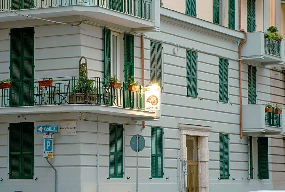 Nautilus Hotel 1