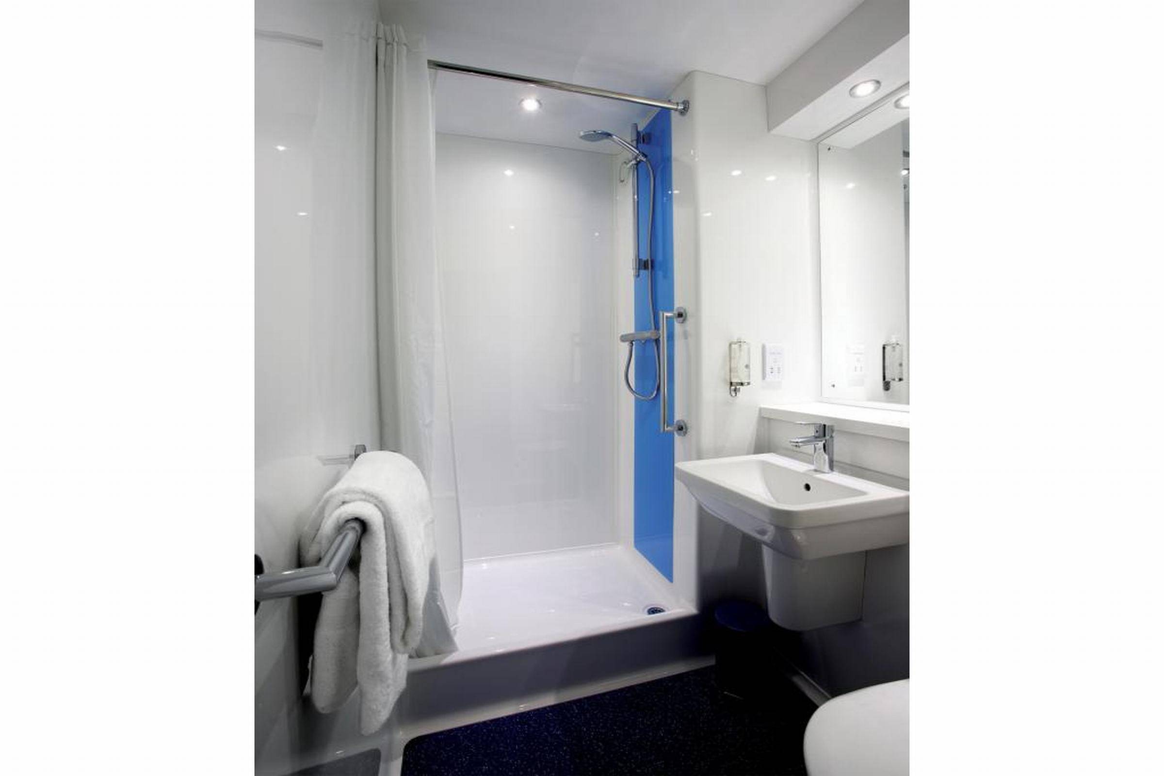 Travelodge Bicester Cherwell Valley M40 2