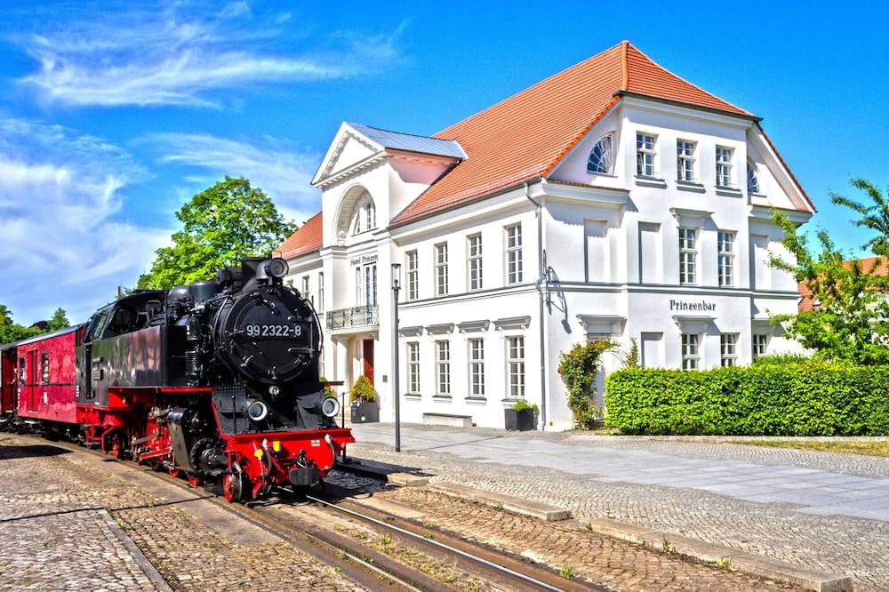 Hotel Prinzenpalais Bad Doberan 1