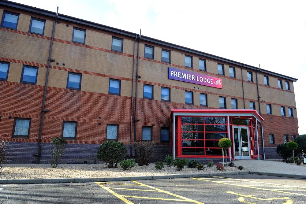 Premier Lodge 1