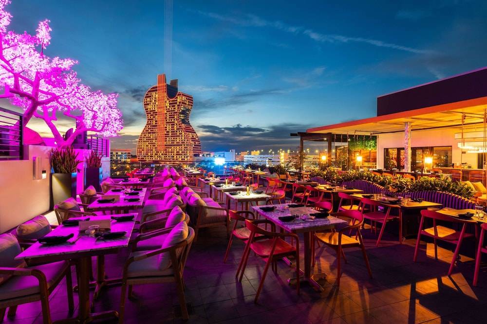 Dolce by Wyndham Hollywood 1