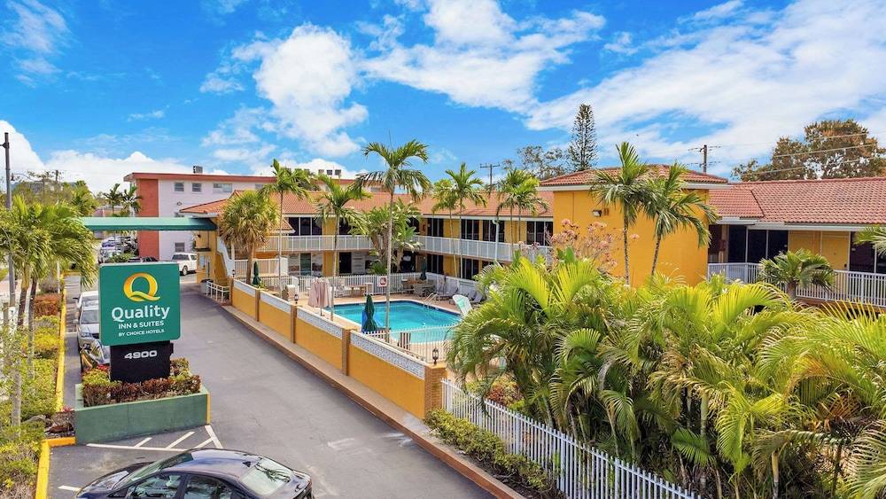 Quality Inn & Suites Airport-Cruise Port Hollywood 1