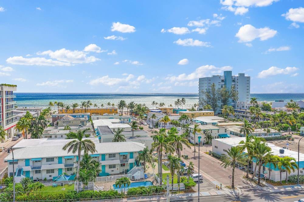 Hollywood Beachside Boutique Suite 1