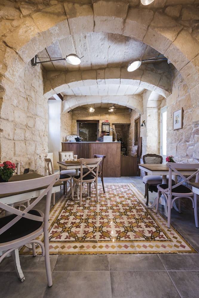 Talbot & Bons Bed & Breakfast 2
