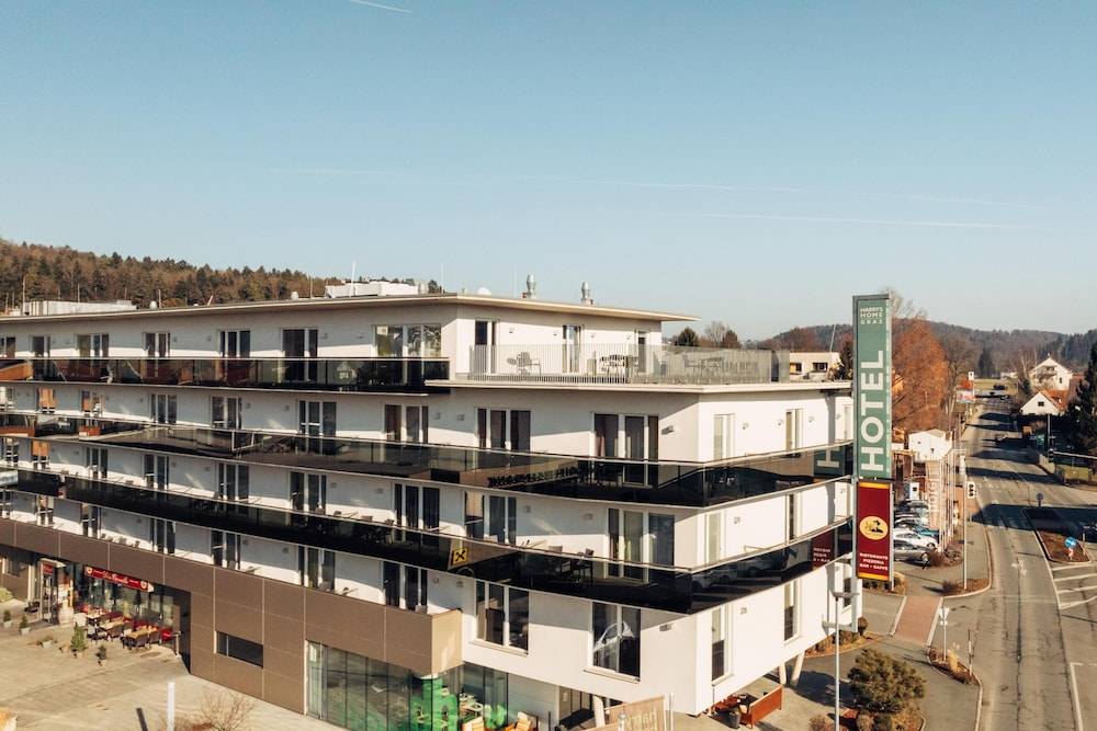 harry's home Hart bei Graz hotel & apartments 1