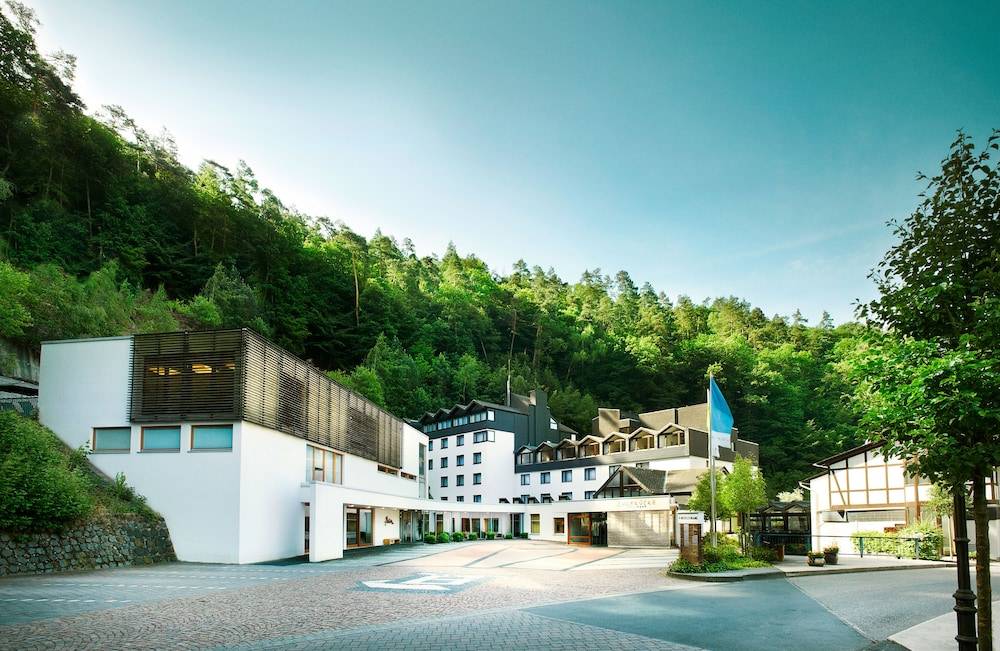 Hotel Zugbrücke Grenzau GmbH 1