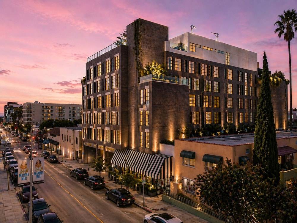 Whisky Hotel 1