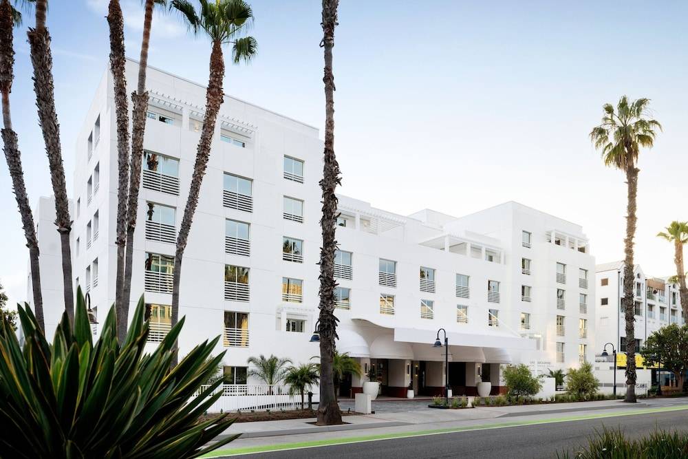 Sandbourne Santa Monica, Autograph Collection 1