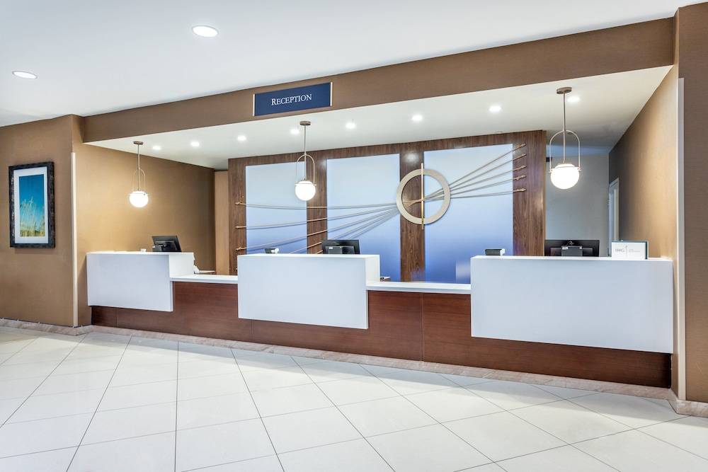 Crowne Plaza LOS ANGELES HARBOR HOTEL by IHG 2