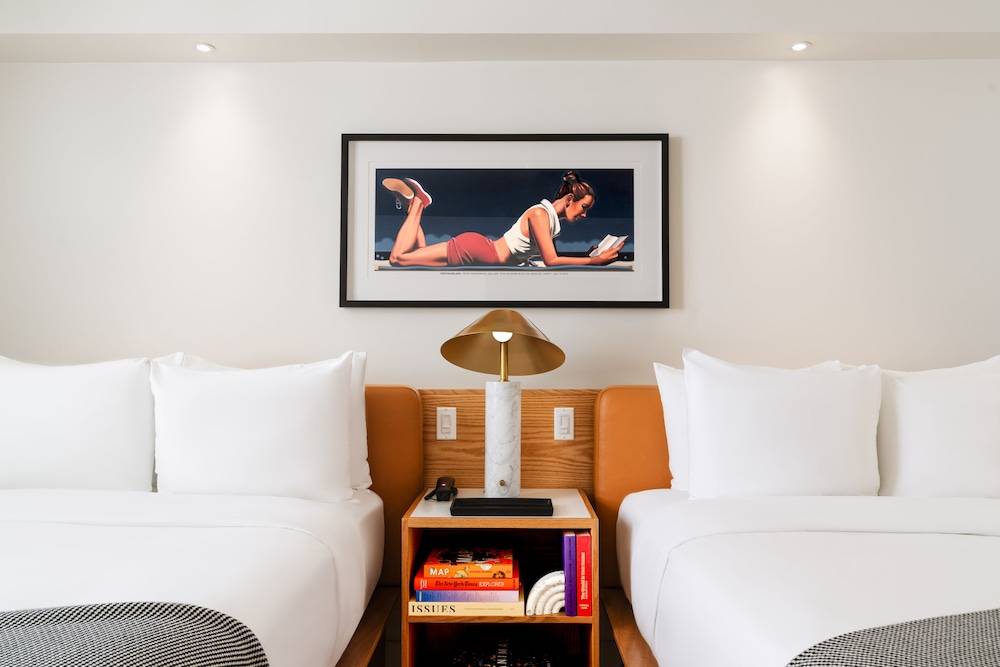 Short Stories Hotel Near The Grove 1