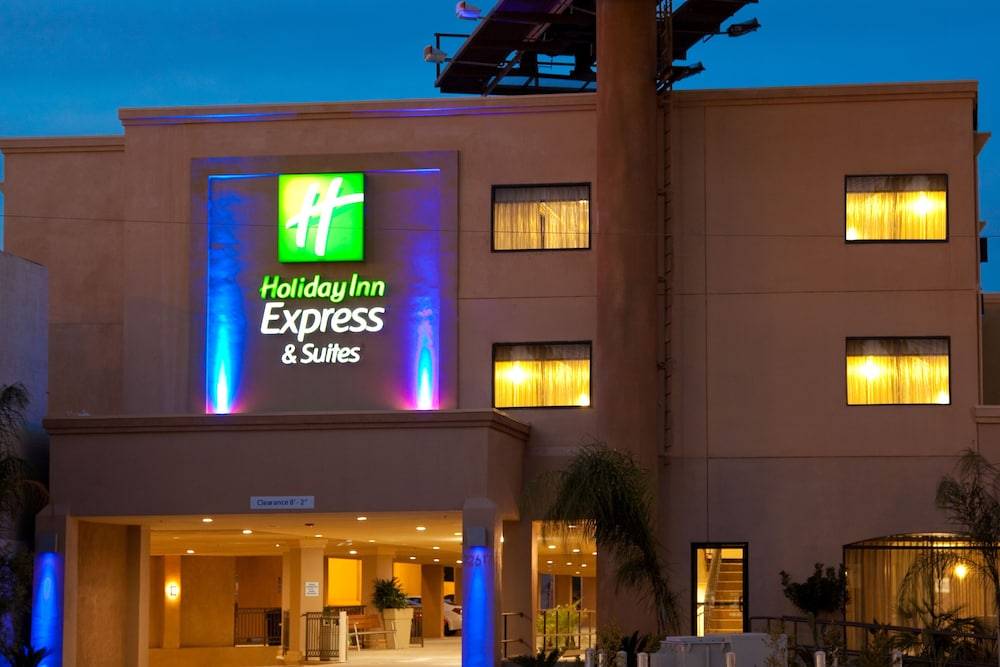 Holiday Inn Express & Suites WOODLAND HILLS by IHG 1