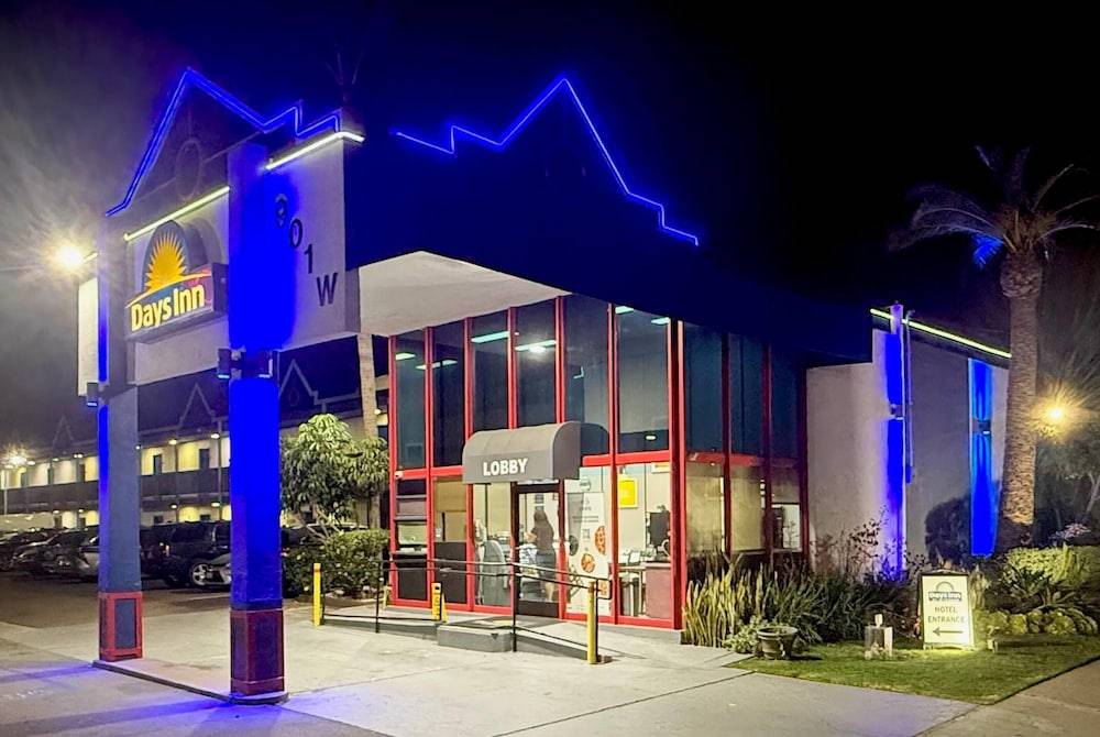 Days Inn by Wyndham Los Angeles LAX Airport Stadium Area 1