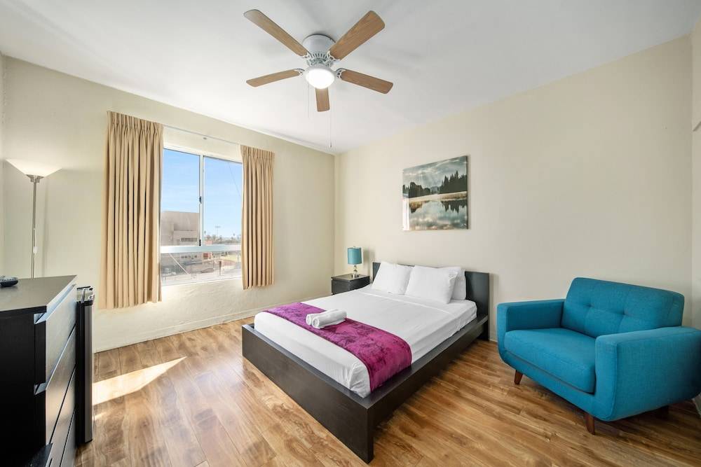 Samesun Hollywood Hotel & Hostel 1