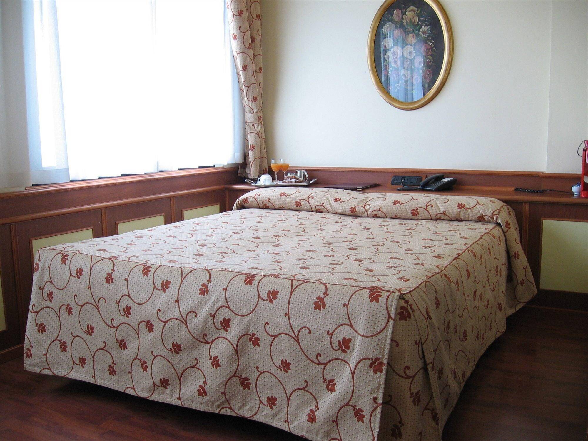 Melas Hotel 1