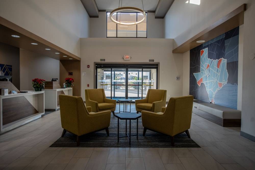 Holiday Inn Express & Suites CLEVELAND by IHG 2
