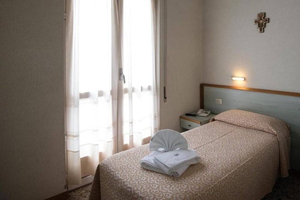 Hotel Regina Mundi 2