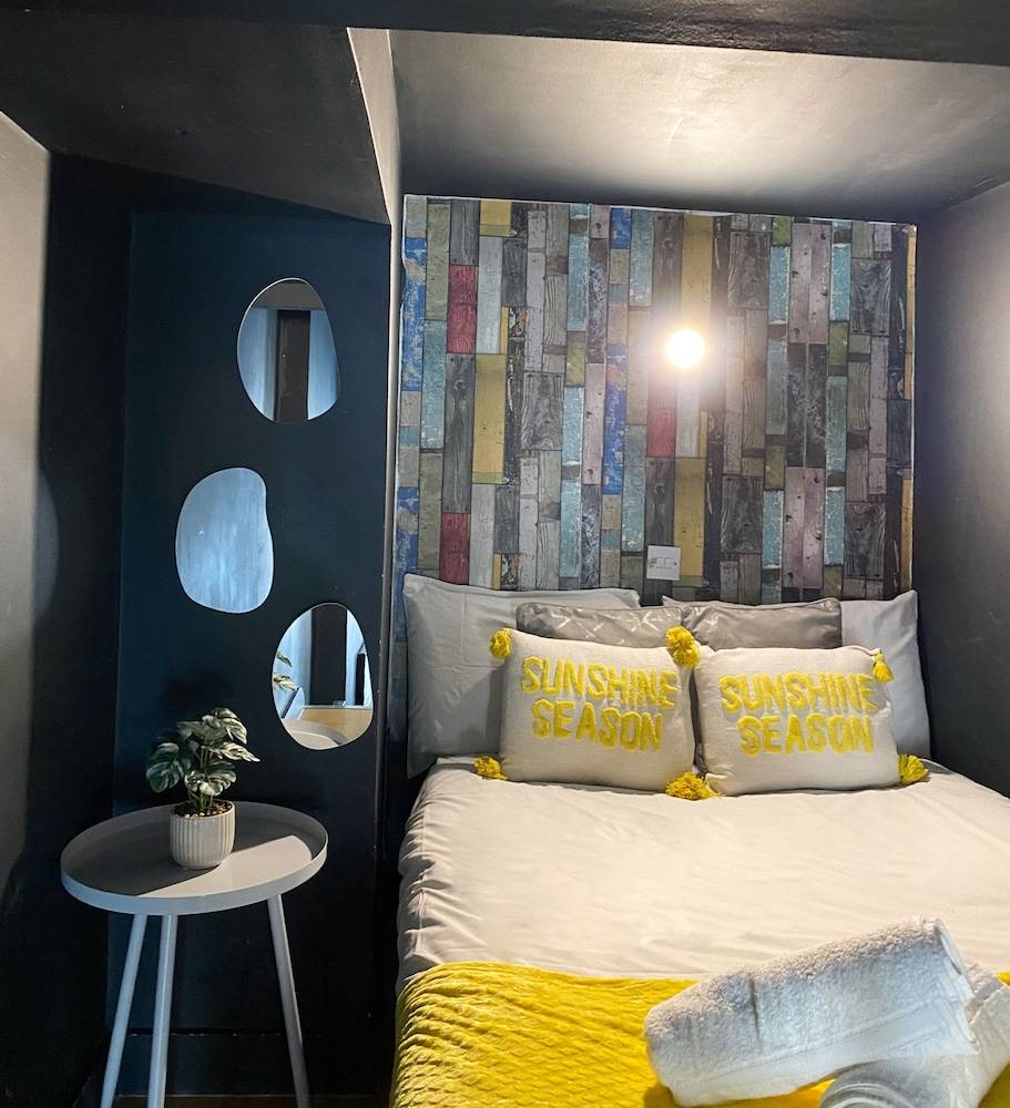 Modern studios Close to Hyde Park 2
