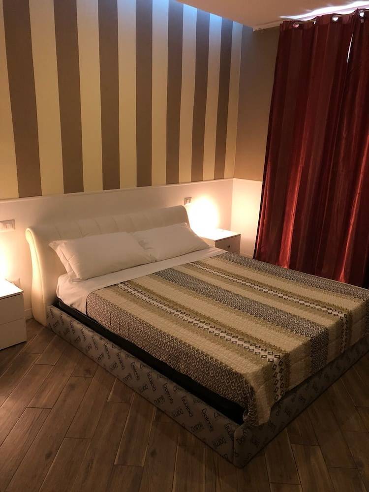 Rent Rooms Colosseum 1