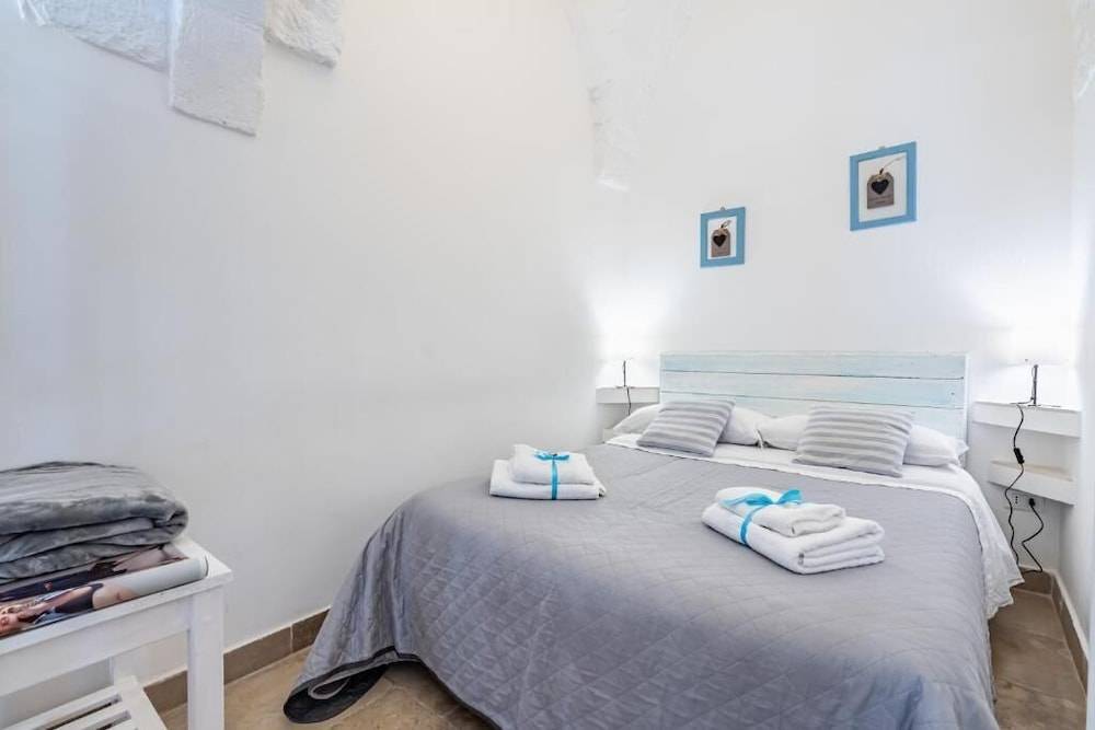 Vico di Ostuni Stone Houses in the Heart of Ostuni by Rentbeat 2