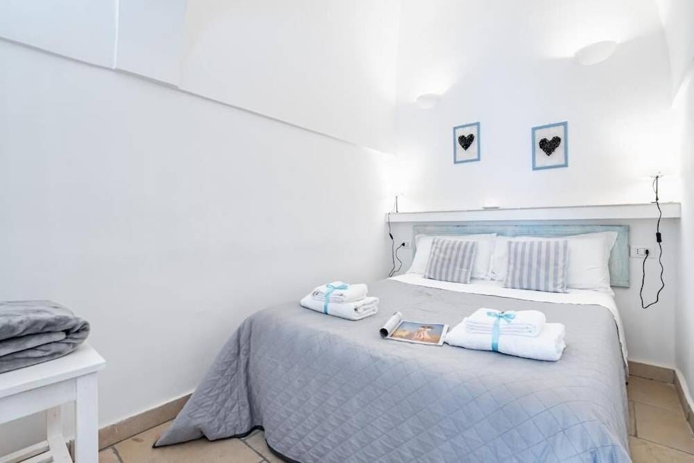 Vico di Ostuni Stone Houses in the Heart of Ostuni by Rentbeat 1