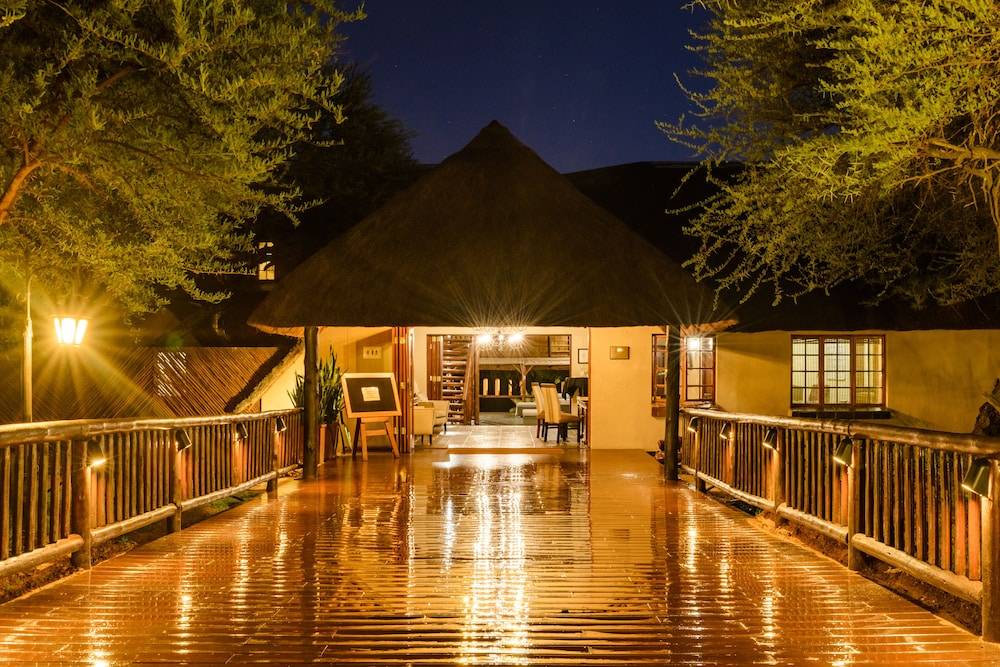 Mongena Private Game Lodge 1
