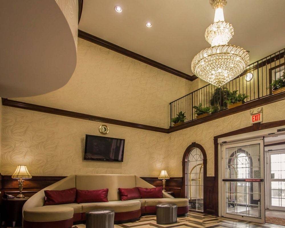 Quality Suites NYC Gateway 1