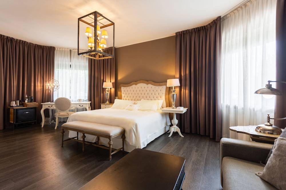 Like Home Boutique Hotel 3 min, Orio Airport 1