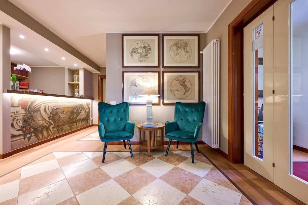 Like Home Boutique Hotel 3 min, Orio Airport 2