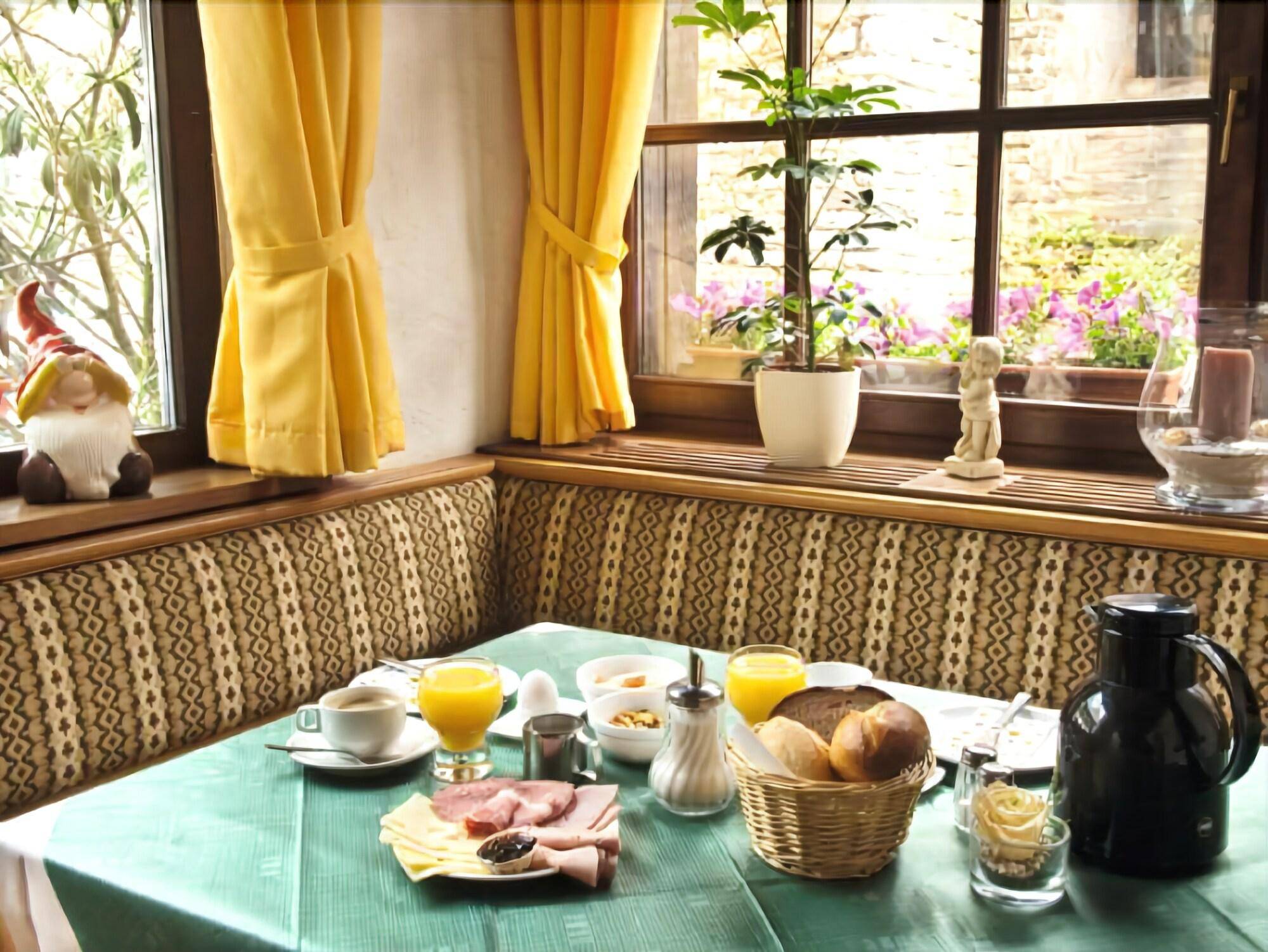 Moselstern Hotel Zum guten Onkel 1