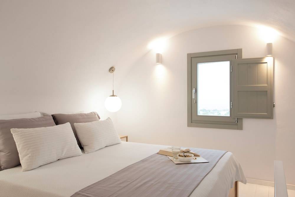 White Orchid Suites 1