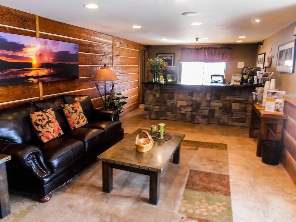 Travelodge by Wyndham Gardiner Yellowstone Park North Entr 2
