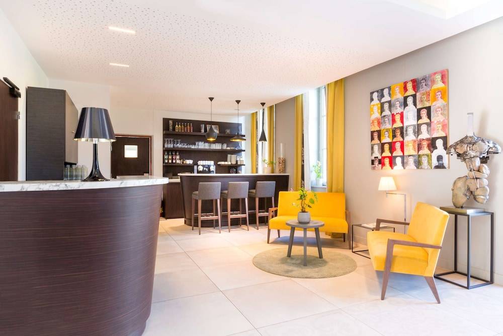 Best Western Premier Le Domaine de Montjoie 2