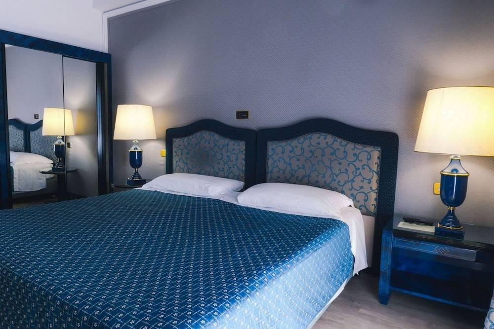 Grand Hotel Excelsior 1
