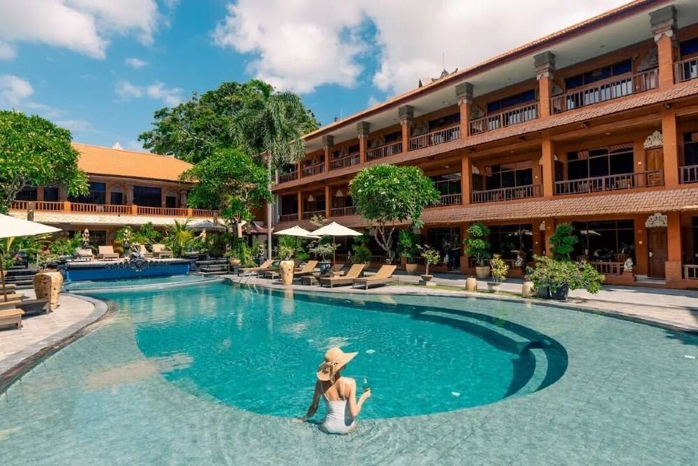 Wina Holiday Villa Kuta Bali 1