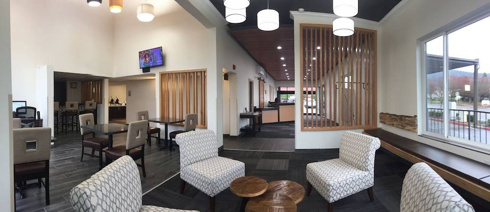 Quality Inn & Suites Clackamas – Portland 2