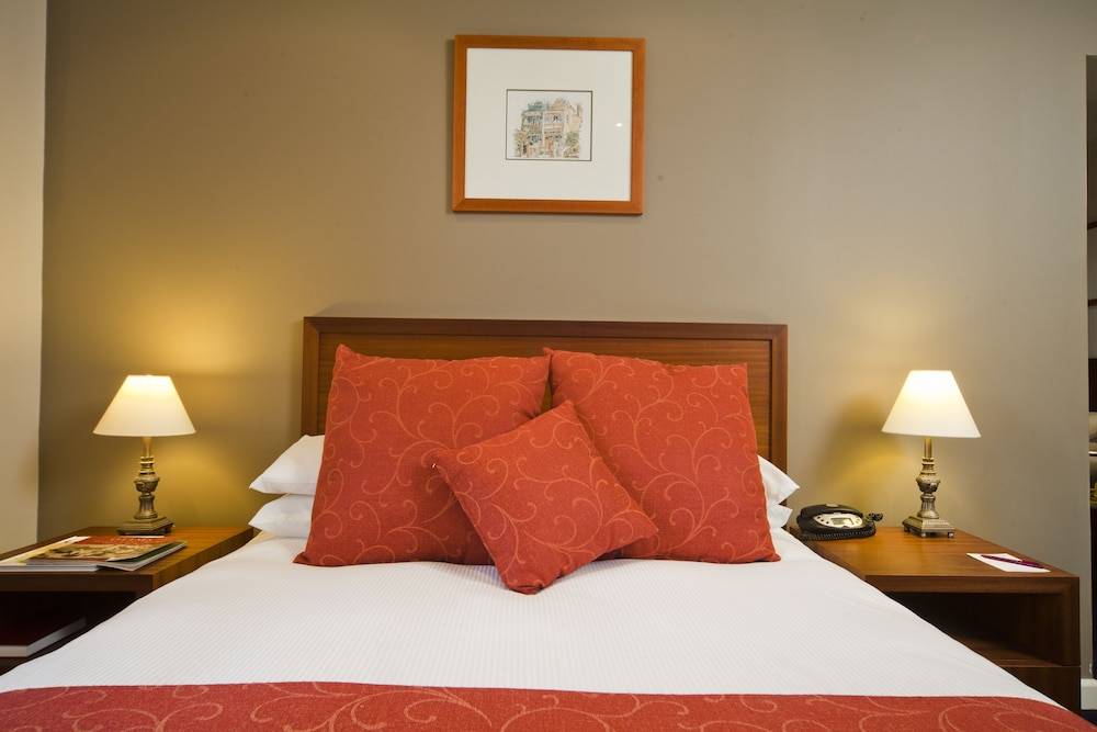 Mercure Canberra 2