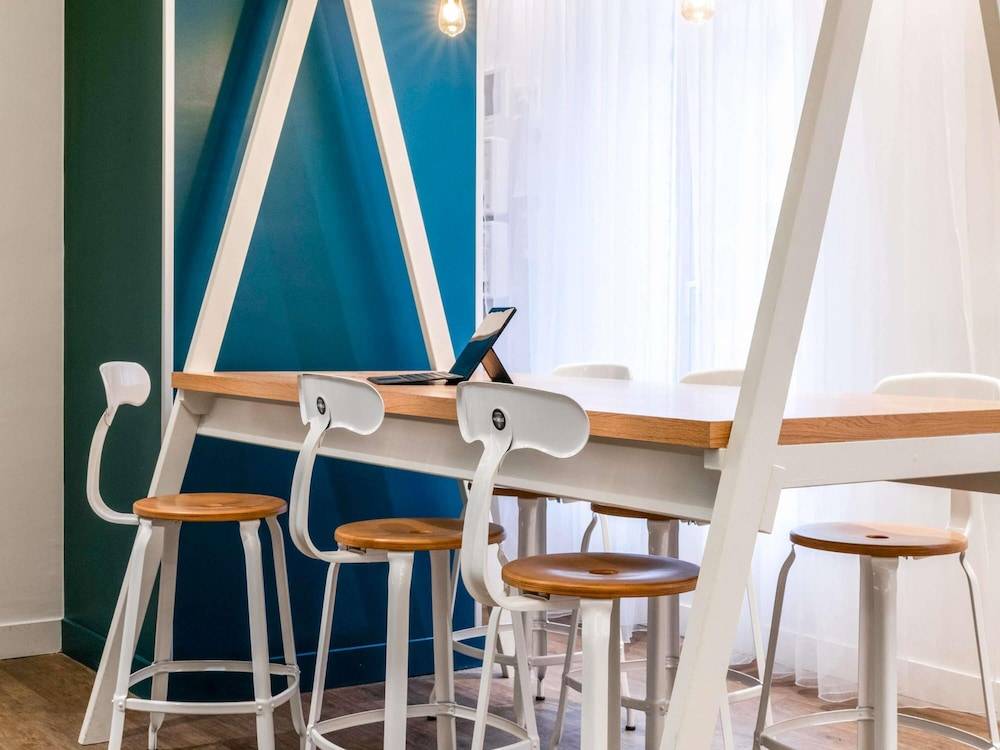 ibis Styles Asnieres Centre 1