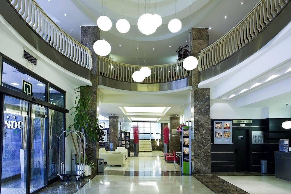 Hotel ILUNION Abando Bilbao 2