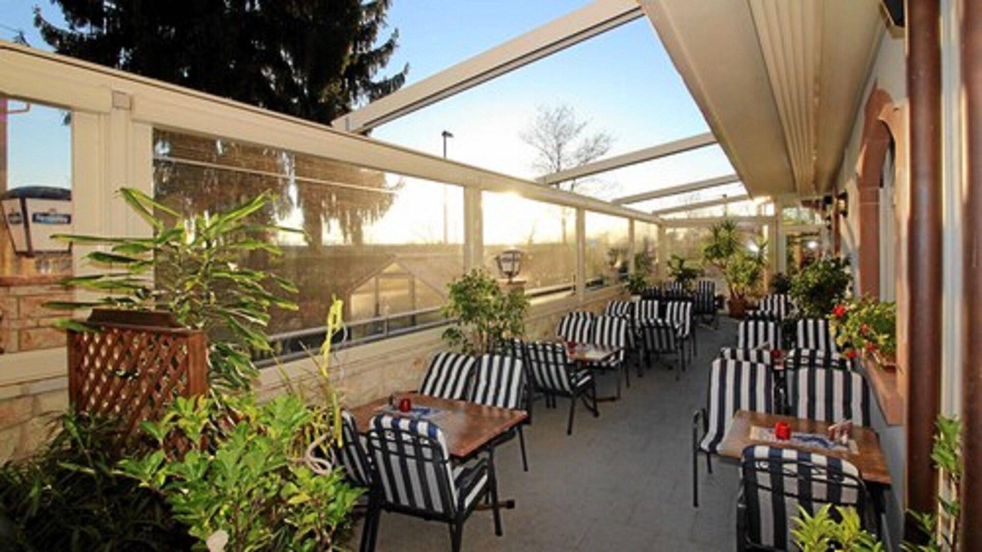 Hotel-Restaurant Axion 2