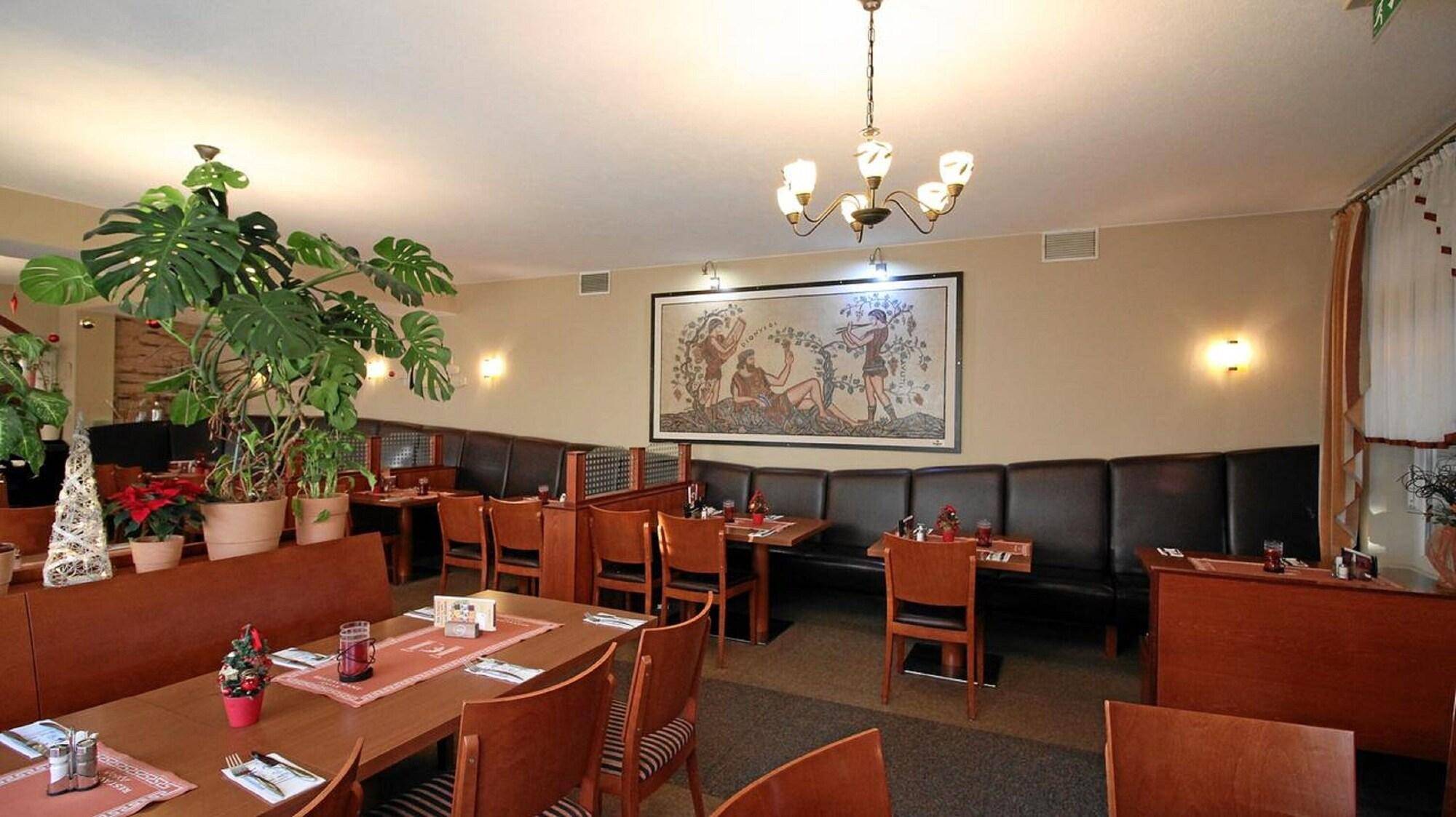 Hotel-Restaurant Axion 1
