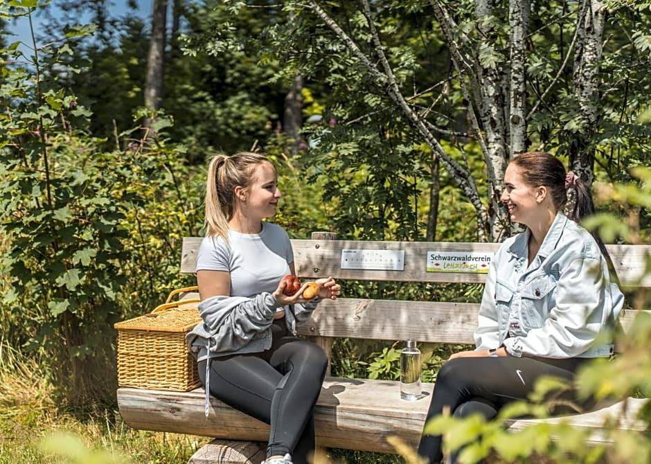 Schwarzwald Wellnesshotel SAIGERHÖH I Spa Golf & Wandern über dem Titisee 2