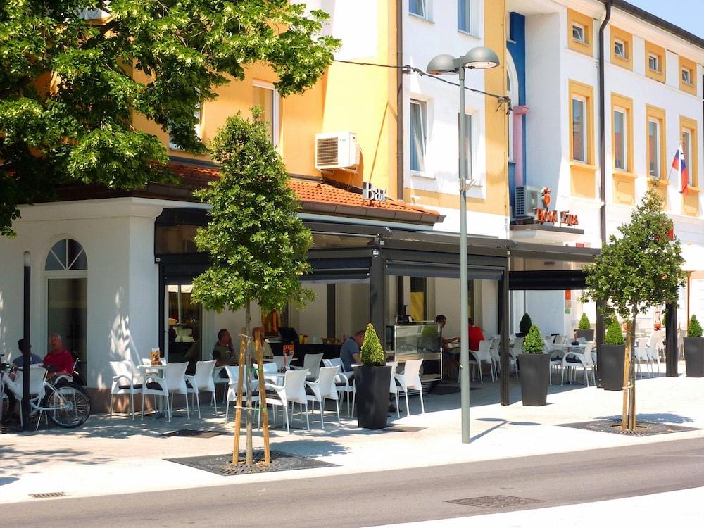 Lipa, Hotel & Bistro 1