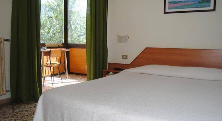 Hotel Mercedes 2