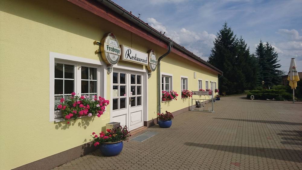 Hotel-Pension Am Mühlberg 1